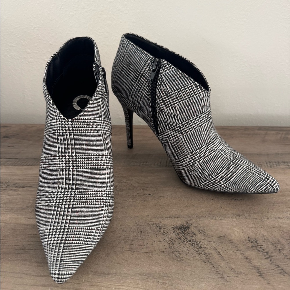 Journey Plaid Houndstooth Ankle Booties